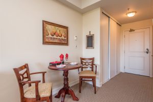 Alavida Lifestyles - Park Place - Dining are / entryway